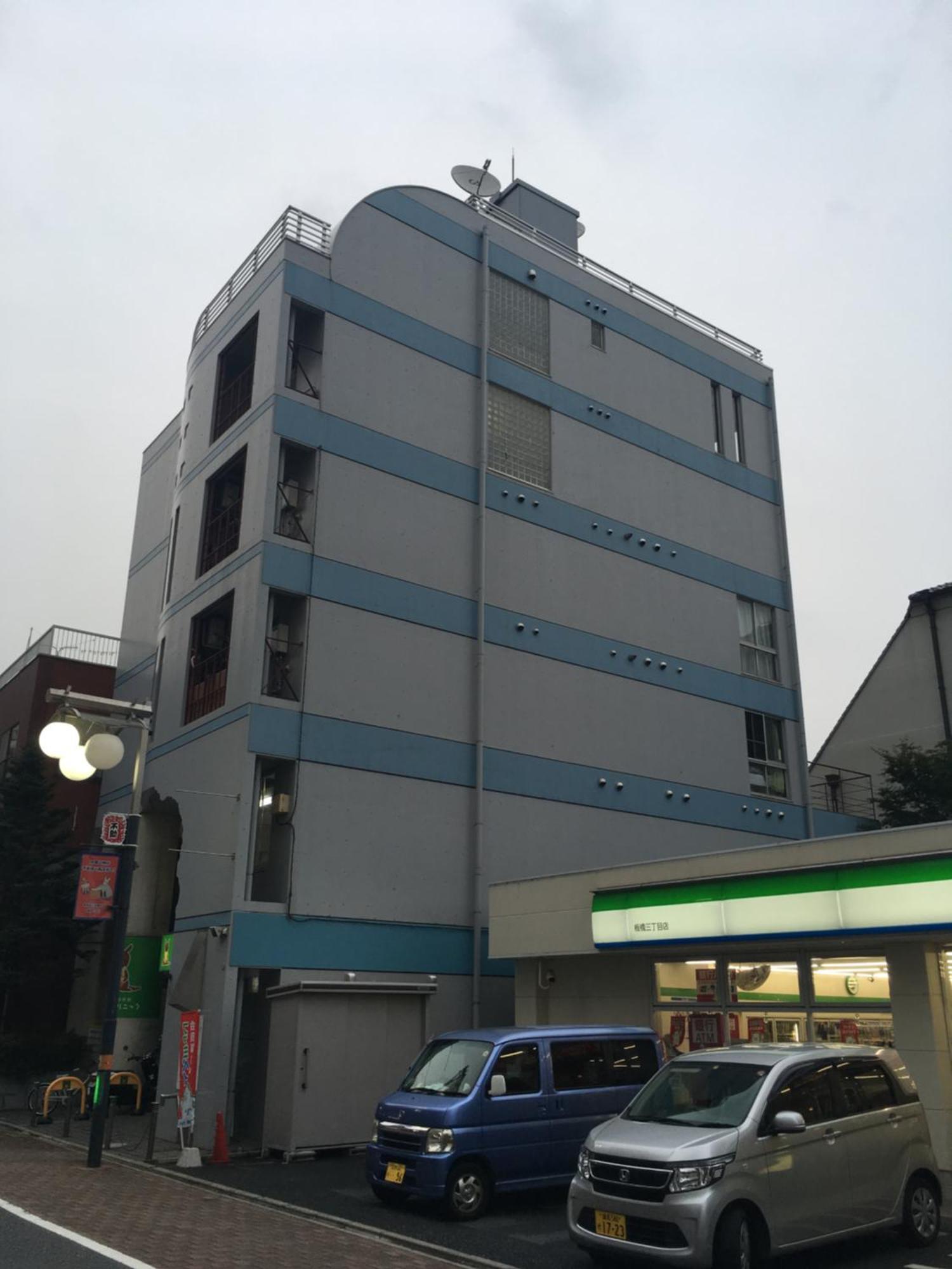 Media Complex Building Apartemen